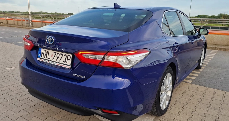 Toyota Camry cena 100400 przebieg: 106800, rok produkcji 2019 z Warszawa małe 352